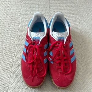 Like new adidas gazelle bold. Red and blue. Only worn one time.